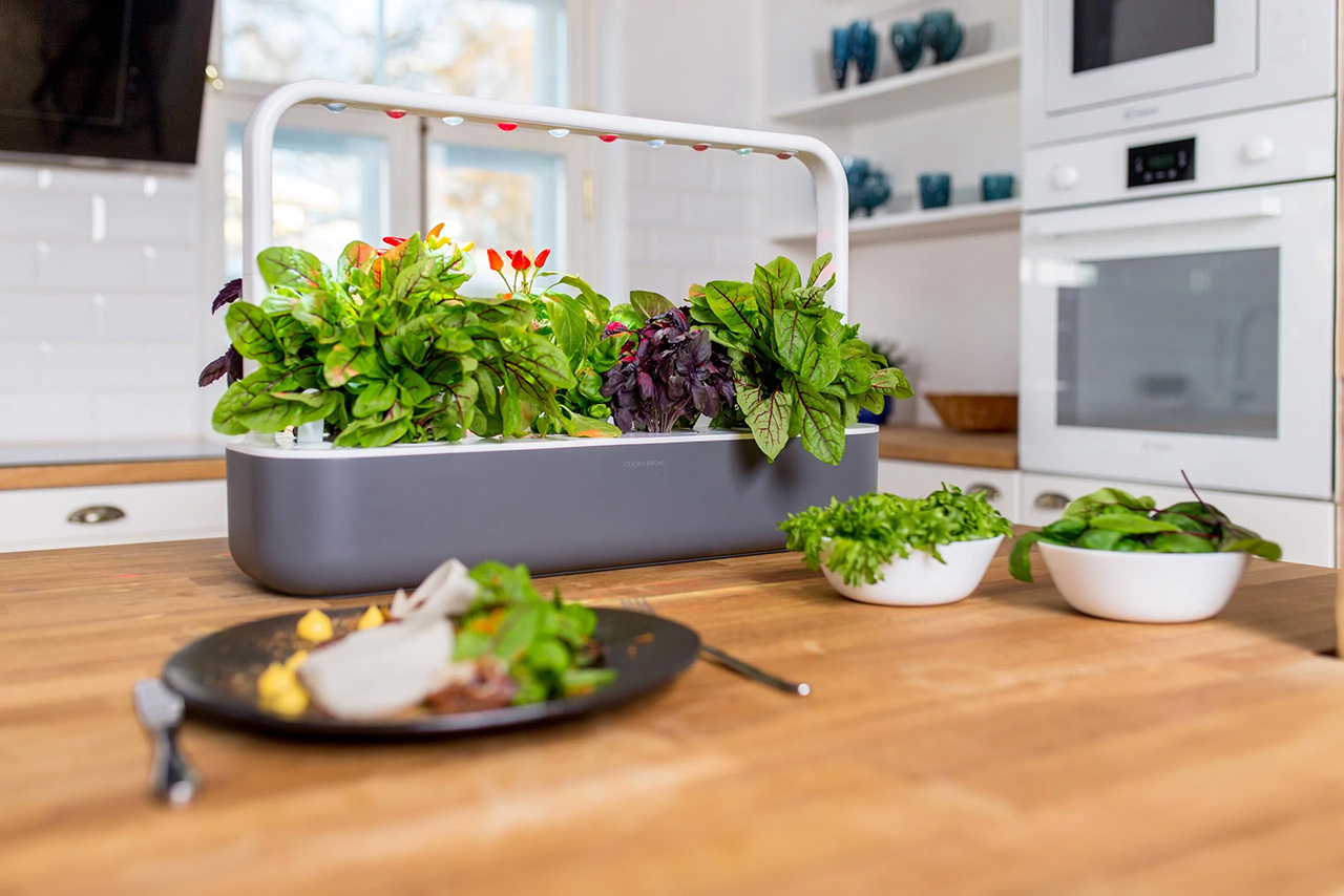 Click and Grow Smart Garden 9 White