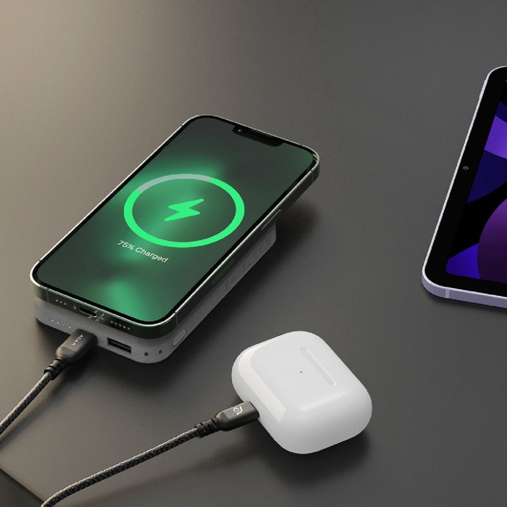 ADAM Elements GRAVITY C2 Magnetic Wireless Charging Power Bank