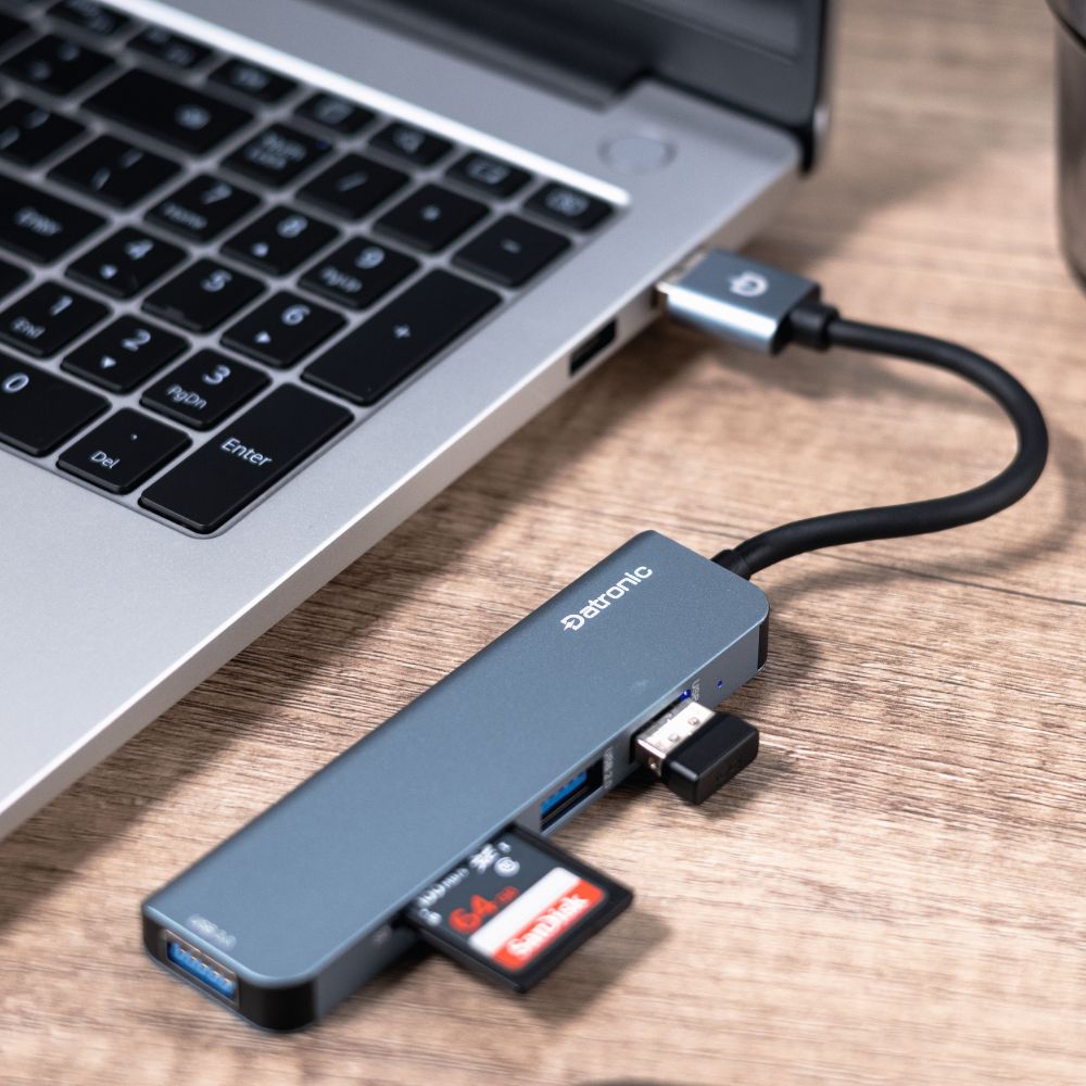 Datronic USB 3.0 / USB-C to USB 3.0 HUB with SD&Micro SD Card Reader |18Month Warranty