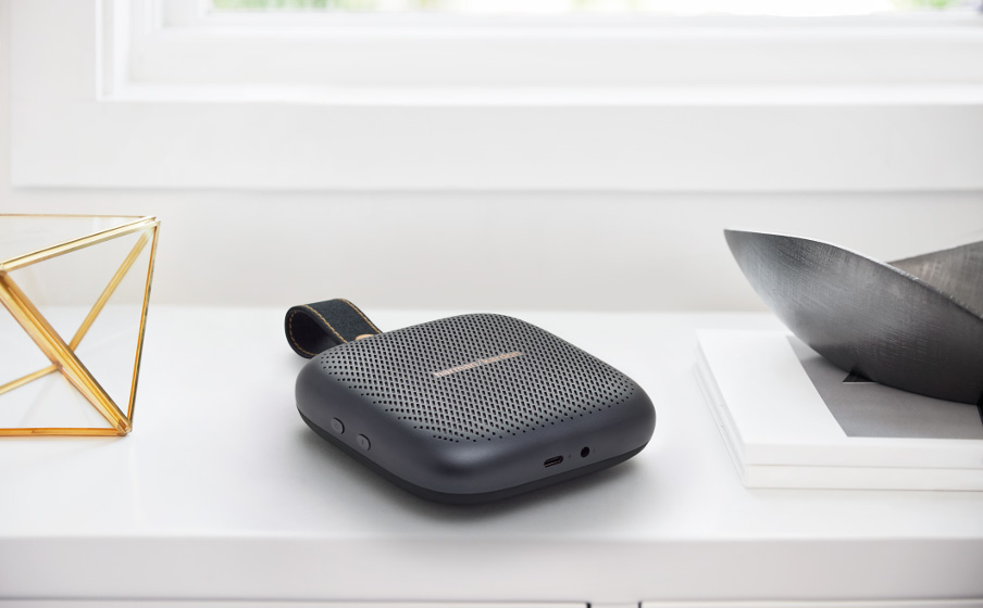 Harman kardon portable 2025 speaker