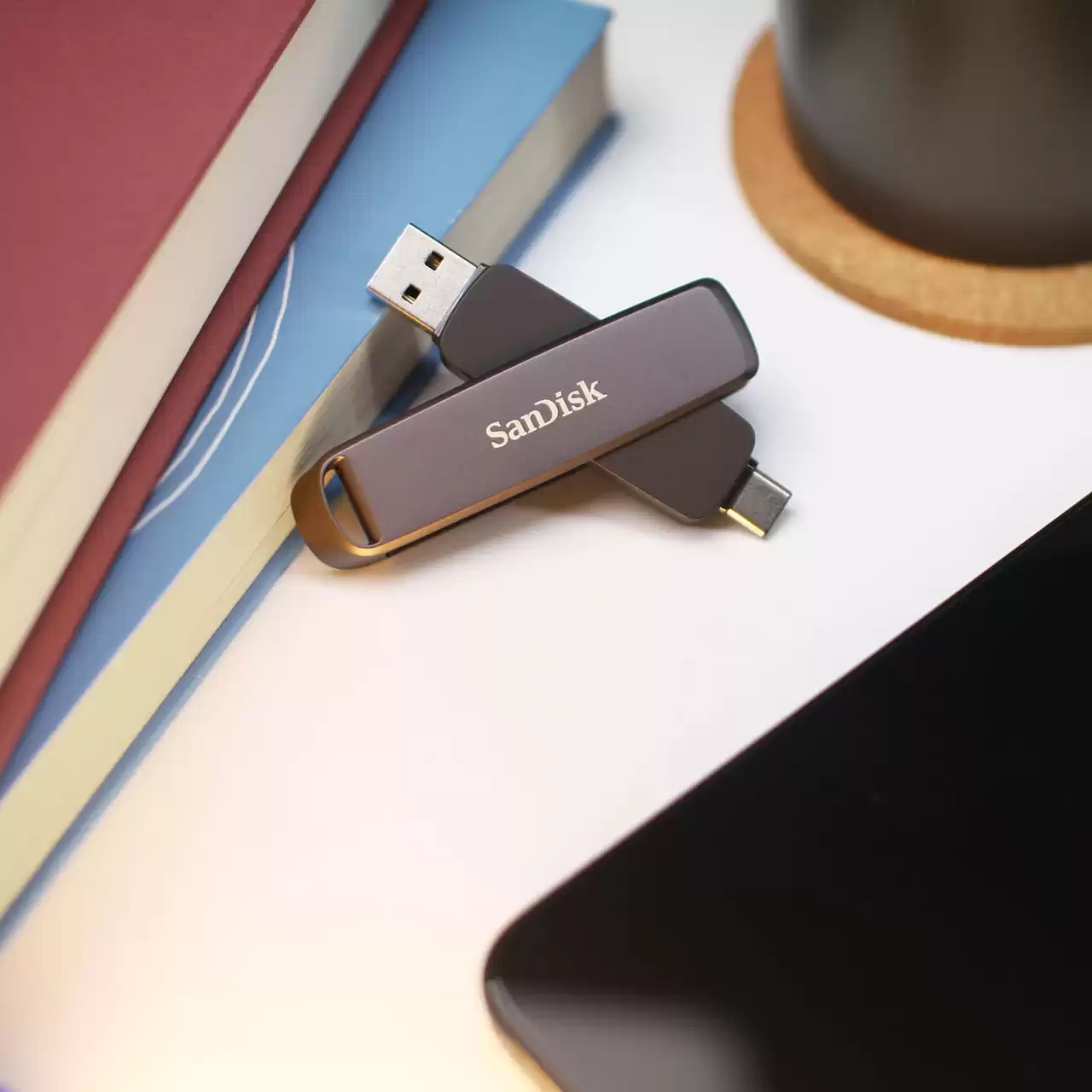 SanDisk Extreme PRO Dual Drive OTG E1 External SSD