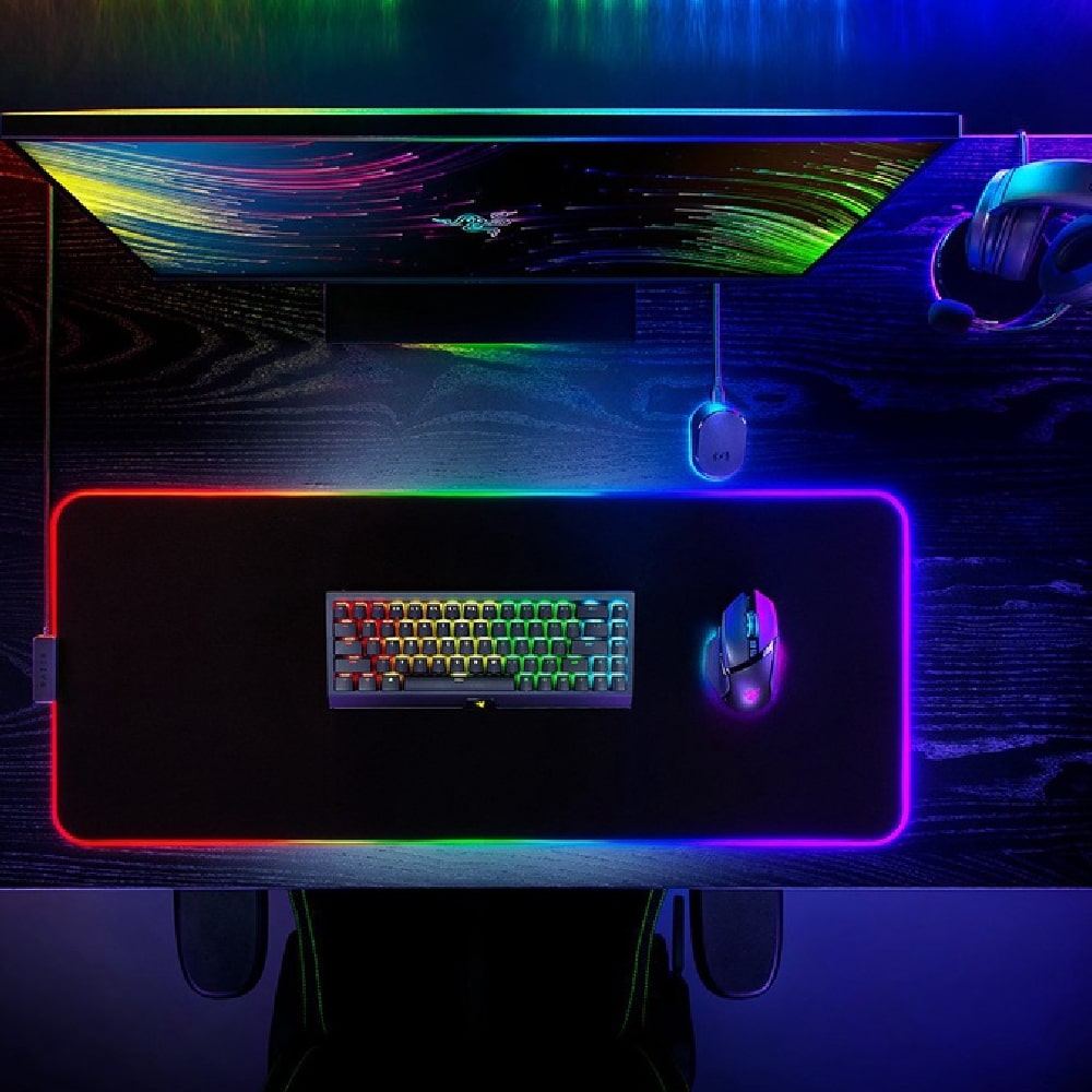 Razer Strider - Hybrid mouse mat with a soft base and smooth glide